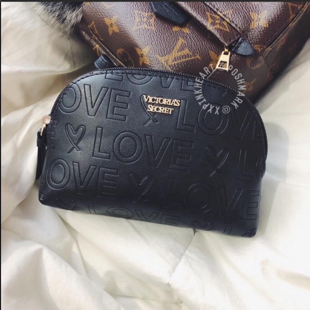 VICTORIAS SECRET LOVE POUCH